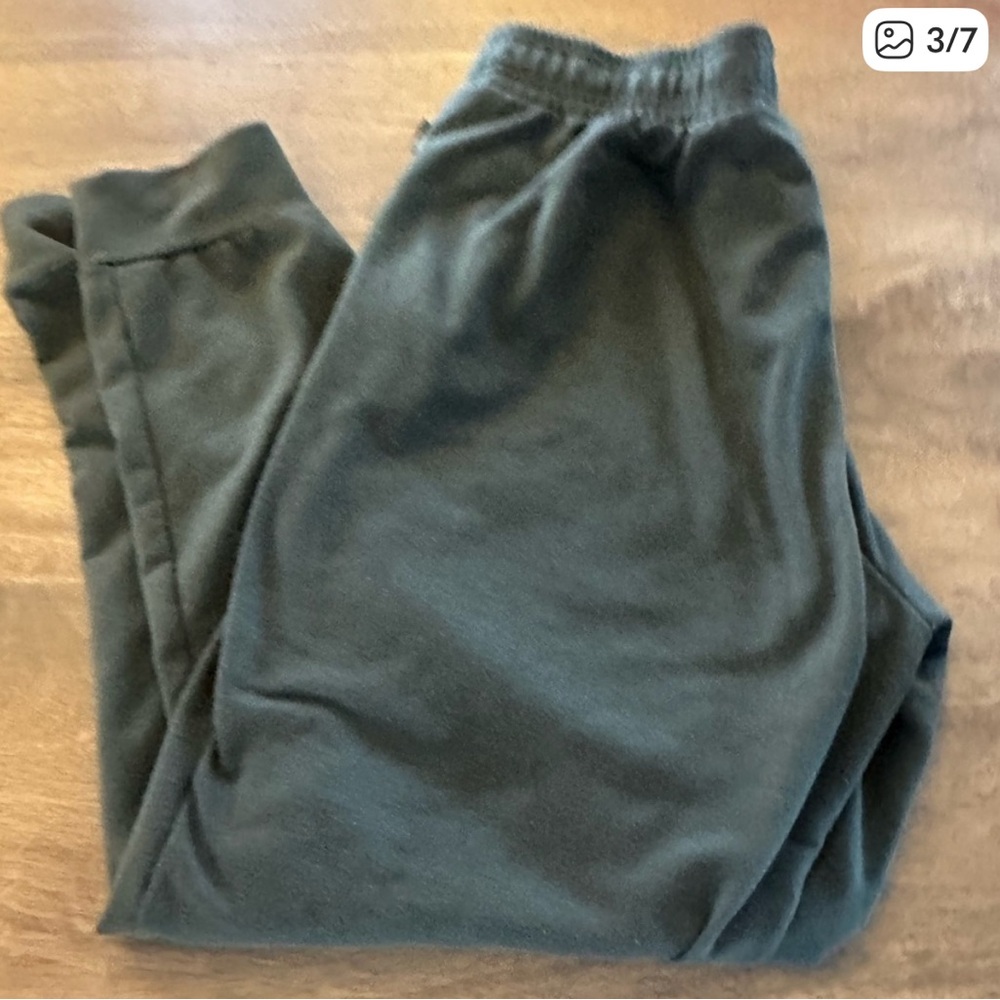 Eddie Bauer women’s sweatpants - Picture 3 of 8